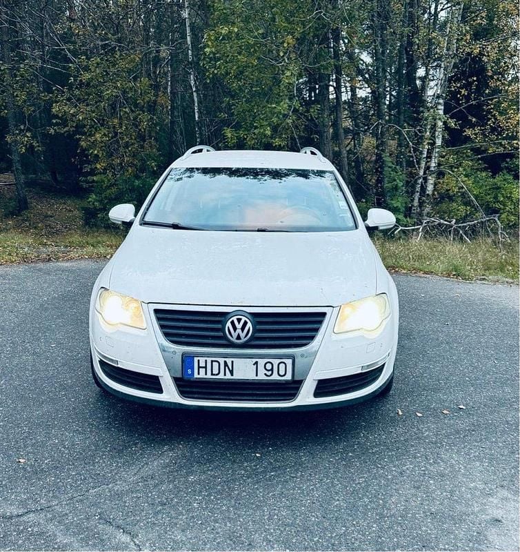 Vit Begagnad 2008 VW Passat GT Kombi | 22 000 kr (Superpris) - Bild 1/4