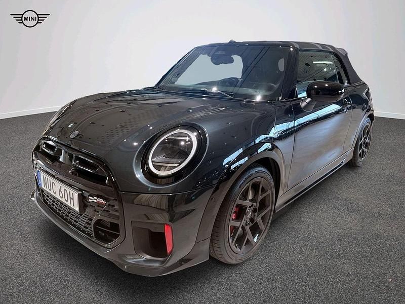 Grå Begagnad 2025 Mini John Cooper Works Cabriolet Cab | 524 900 kr - Bild 1/4