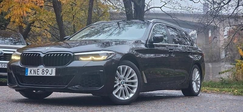 Begagnad BMW 530 292 HK (214 kW) 2021 Svart Kombi