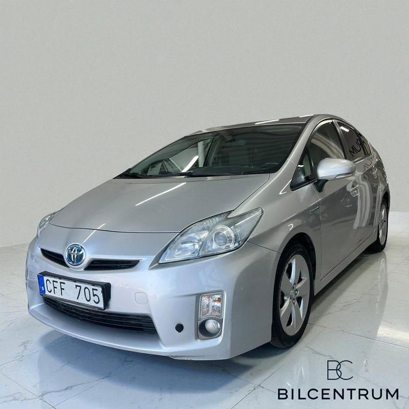 Silver Begagnad 2010 Toyota Prius Halvkombi | 64 900 kr (Marknadspris) - Bild 1/4