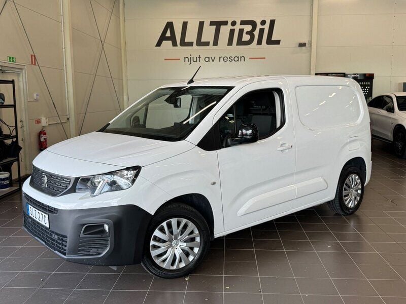 Vit Begagnad 2022 Peugeot Partner Minibuss | 244 900 kr (Dyr) - Bild 1/4