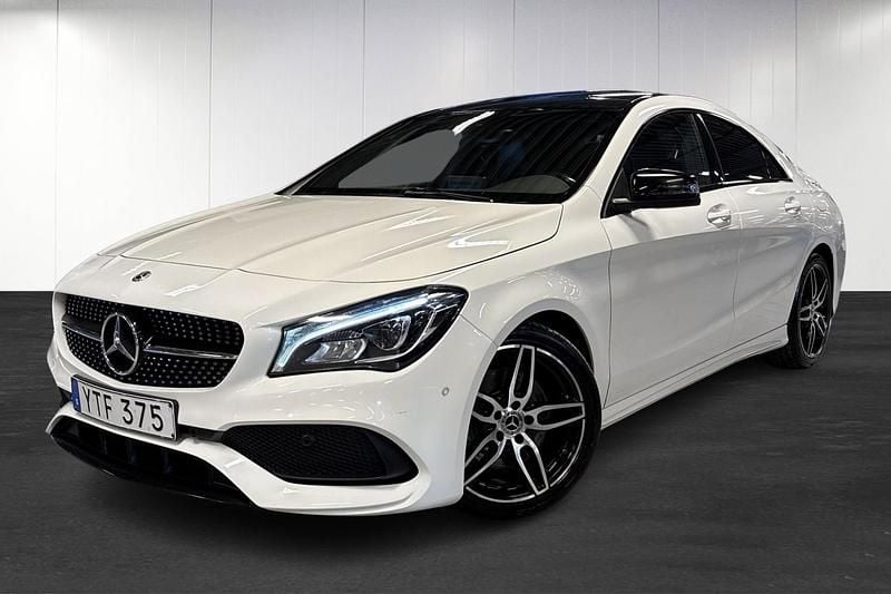 Vit Begagnad 2017 Mercedes CLA220 AMG Sedan | 159 900 kr (Bra pris) - Bild 1/4