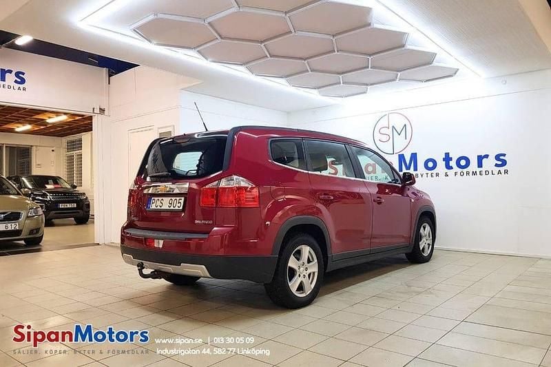 Begagnad Chevrolet Orlando 163 HK (119 kW) 2011 Röd Minibuss