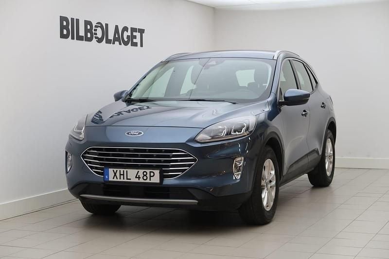 Blå Begagnad 2022 Ford Kuga Titanium SUV | 214 800 kr (Marknadspris) - Bild 1/4