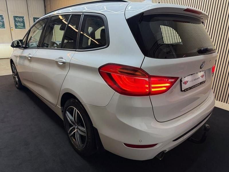 Begagnad BMW 218 Gran Tourer Sport Line 150 HK (110 kW) 2016 Vit Minibuss