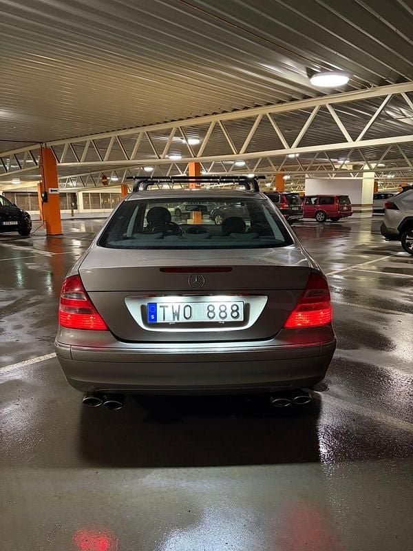 Begagnad Mercedes E200 163 HK (119 kW) 2003