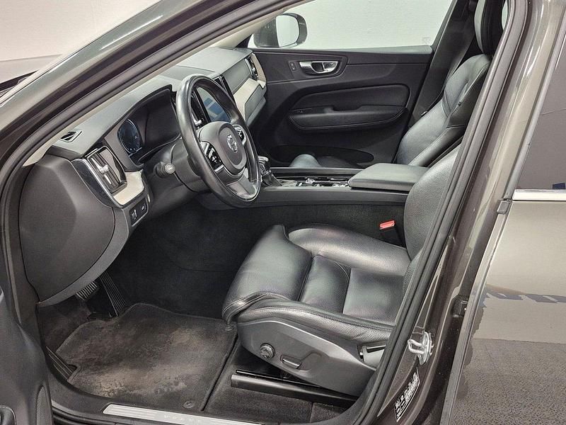 Begagnad Volvo XC60 Inscription 236 HK (173 kW) 2019 Mörkgrå (pine grey metallic) SUV