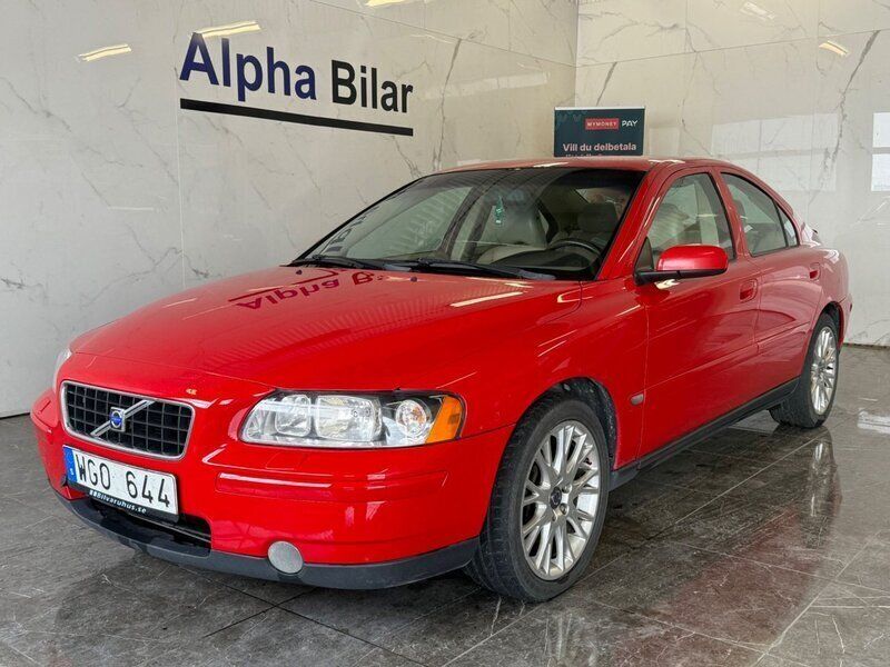 Röd Begagnad 2005 Volvo S60 Kinetic Sedan | 59 900 kr - Bild 1/4