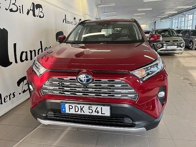 Begagnad Toyota RAV4 Hybrid Executive 178 HK (130 kW) 2019 Röd SUV