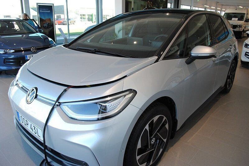 Silver Ny 2024 VW ID.3 Pro Performance Halvkombi | 460 000 kr (Marknadspris) - Bild 1/4