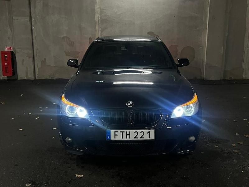 Carbon black Begagnad 2007 BMW 525 Sedan | 119 000 kr - Bild 1/4