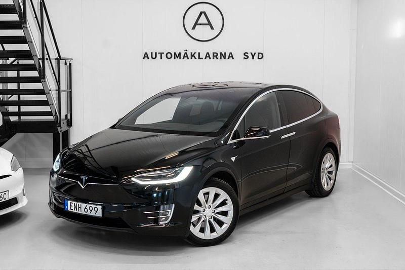 Svart Begagnad 2018 Tesla Model X SUV | 399 900 kr (Superpris) - Bild 1/4