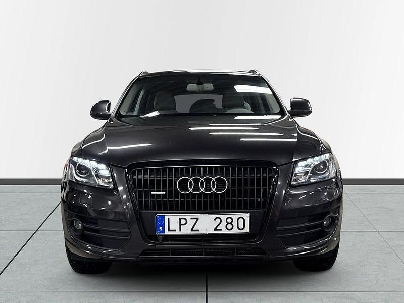 Begagnad Audi Q5 Design 239 HK (175 kW) 2011 Grå SUV
