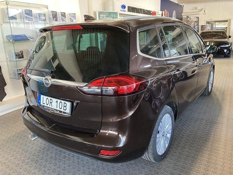 Begagnad Opel Zafira Tourer 170 HK (125 kW) 2017 Brun (brun metallic) Minibuss