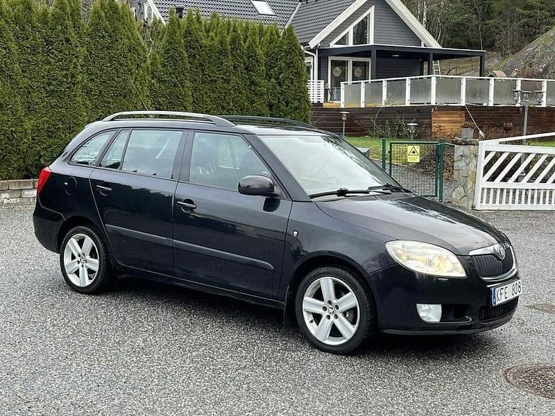 Svart Begagnad 2009 Skoda Fabia Kombi | 28 900 kr (Marknadspris) - Bild 1/4
