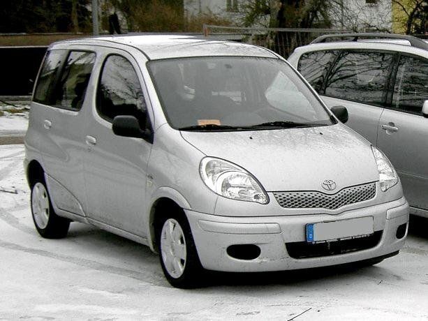 Vit Begagnad 2002 Toyota Yaris Verso Minibuss | 26 500 kr (Superpris) - Bild 1/1