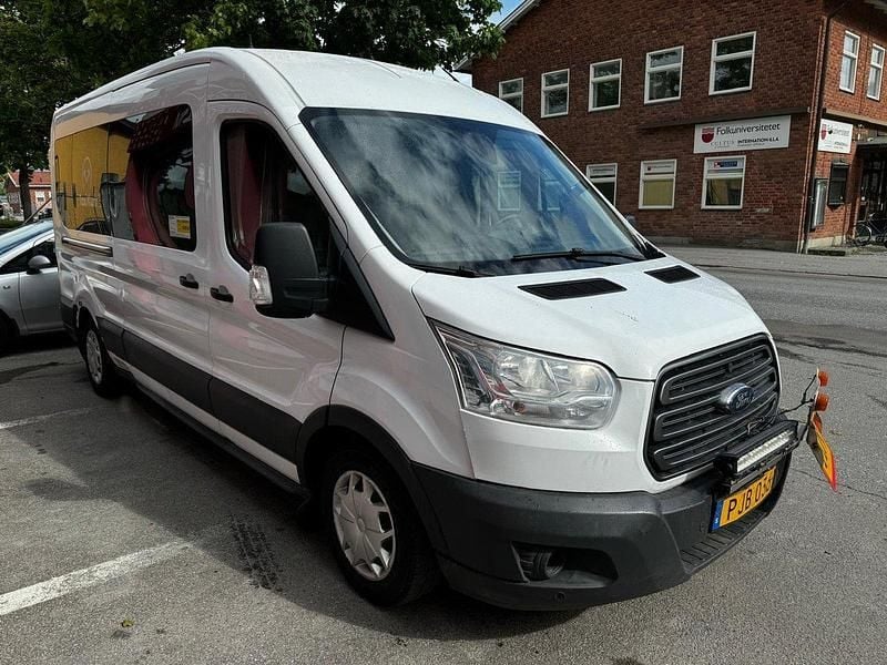 Vit Begagnad 2017 Ford Transit Kombi | 129 000 kr (Marknadspris) - Bild 1/4