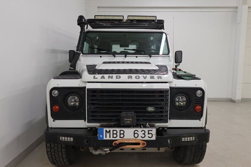 Begagnad Land Rover Defender 123 HK (90 kW) 2011 Vit SUV