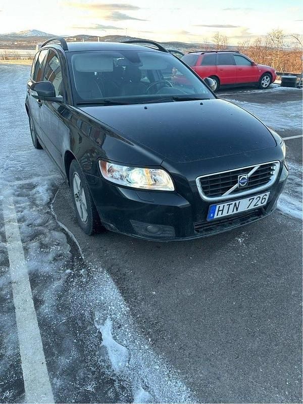 Begagnad 2010 Volvo V50 Momentum Kombi | 49 000 kr (Marknadspris) - Bild 1/1