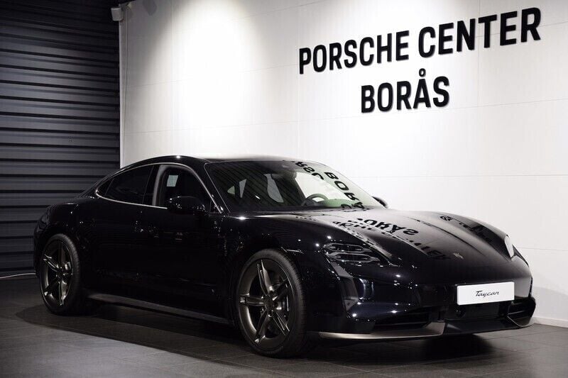 Svart Ny 2025 Porsche Taycan Turbo Sedan | 2 099 000 kr - Bild 1/4