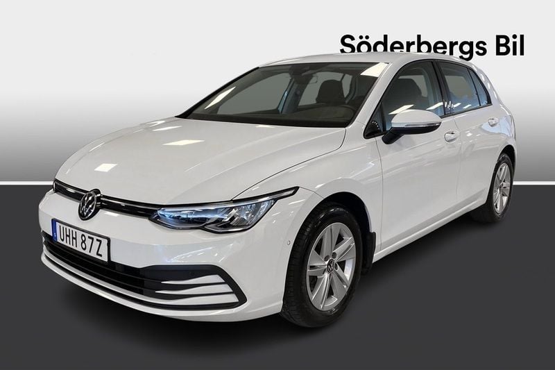 Vit Begagnad 2022 VW Golf VIII Life Halvkombi | 214 500 kr (Bra pris) - Bild 1/4