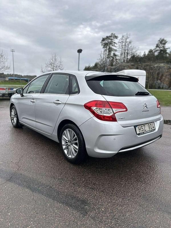 Begagnad Citroën C4 120 HK (88 kW) 2013 Silver Halvkombi