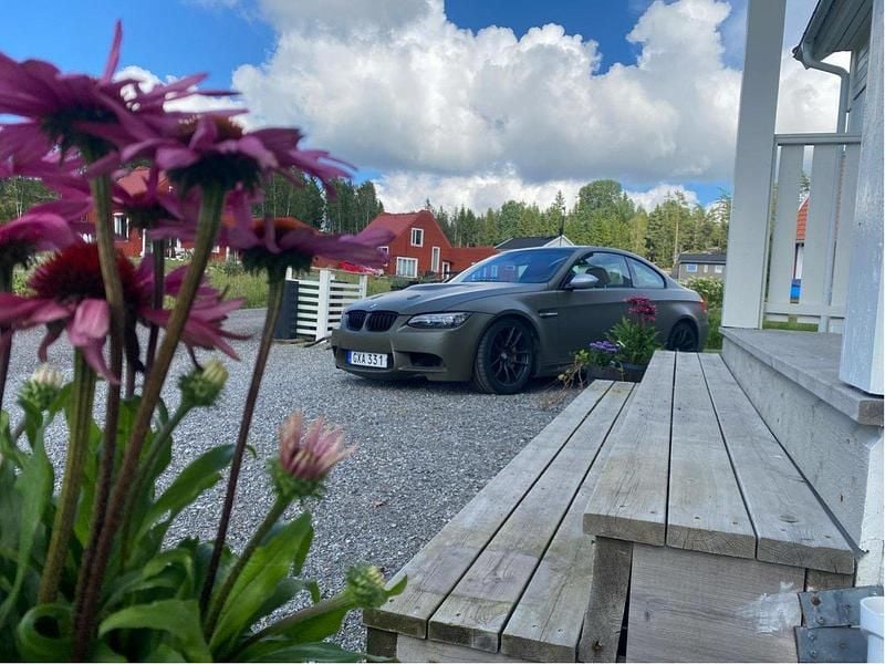 Svart Begagnad 2008 BMW 335 Sportkupé | 125 000 kr (Superpris) - Bild 1/4