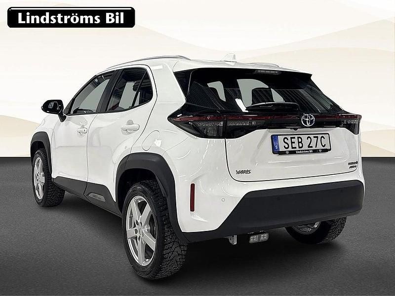 Begagnad Toyota Yaris Cross Active 92 HK (67 kW) 2022 Vit SUV