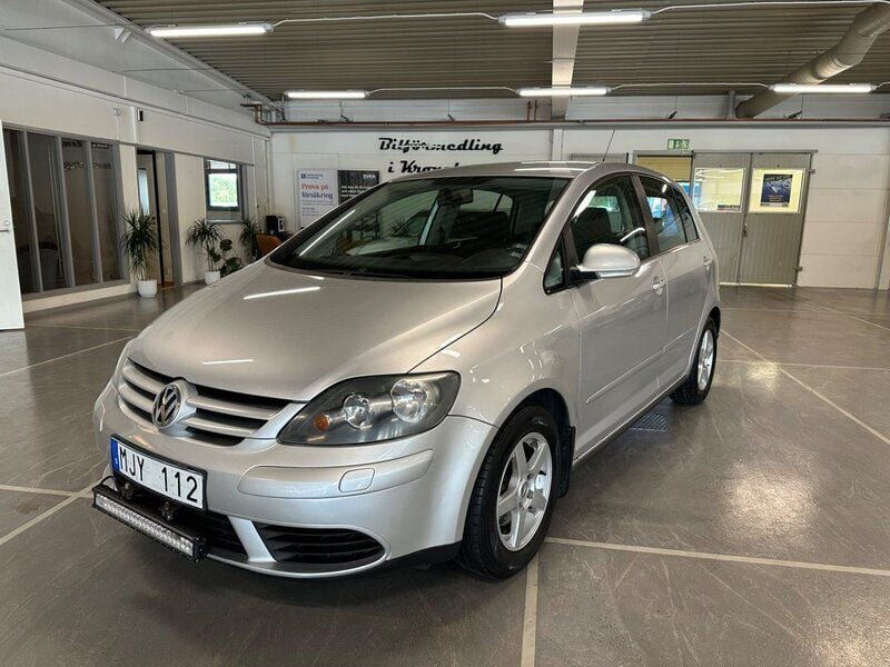 Silver Begagnad 2006 VW Golf Plus Minibuss | 54 900 kr - Bild 1/4