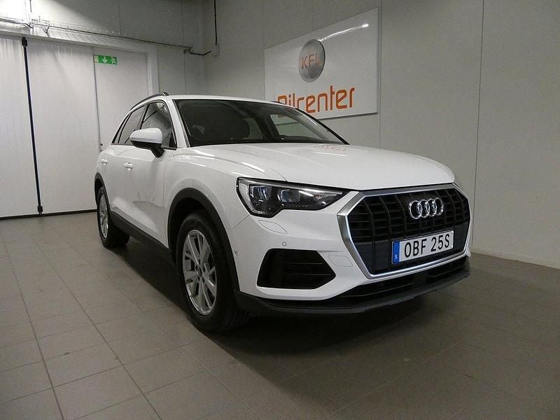 Vit Begagnad 2021 Audi Q3 SUV | 319 900 kr (Lite dyr) - Bild 1/3