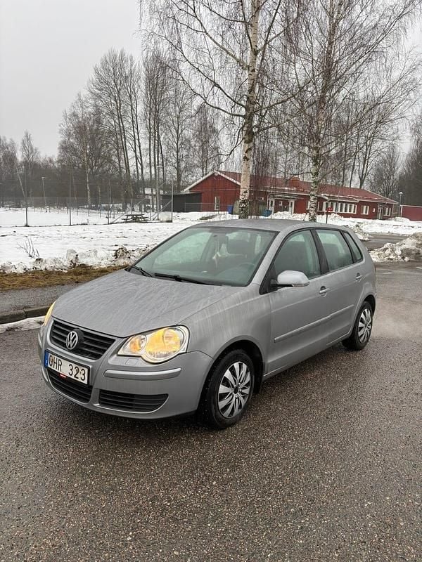 Begagnad VW Polo 80 HK (58 kW) 2008 Halvkombi
