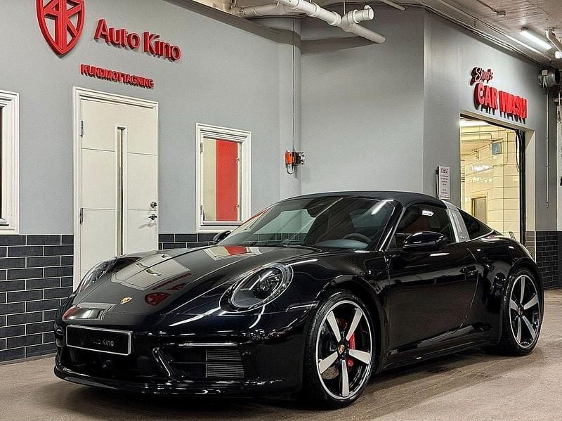 Svart Begagnad 2021 Porsche 911 Targa 4S Cab | 1 699 000 kr - Bild 1/4