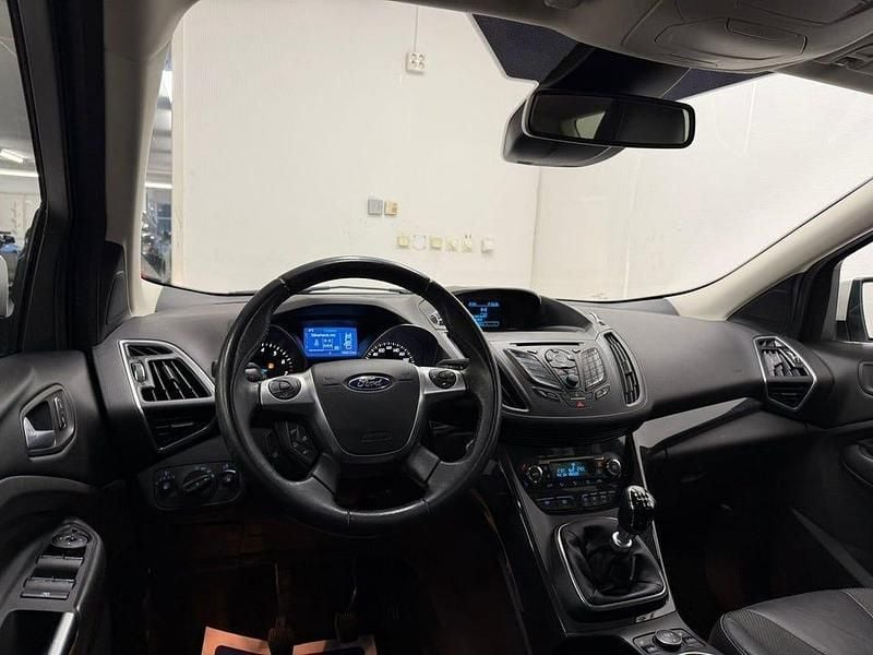 Begagnad Ford Kuga Titanium 150 HK (110 kW) 2014 Vit SUV