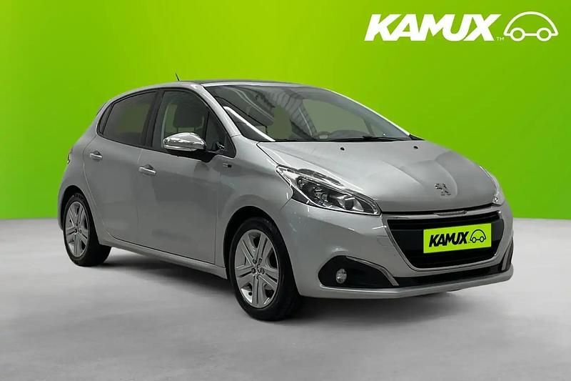Silver/grå Begagnad 2017 Peugeot 208 Halvkombi | 74 700 kr (Marknadspris) - Bild 1/4