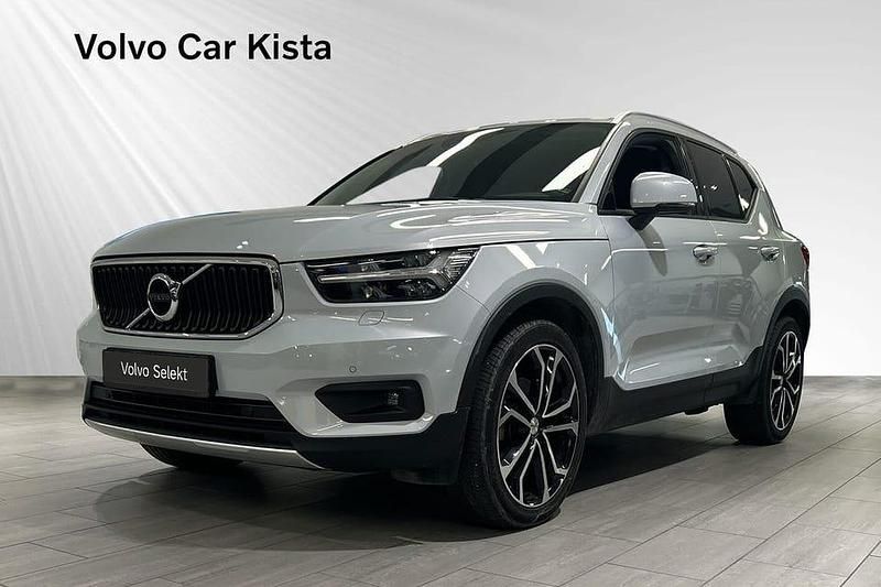 Silver Begagnad 2020 Volvo XC40 Momentum SUV | 314 900 kr (Marknadspris) - Bild 1/2