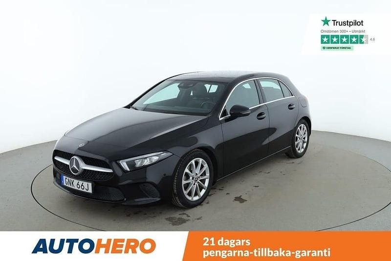 Svart Begagnad 2019 Mercedes A200 Halvkombi | 249 000 kr (Marknadspris) - Bild 1/4