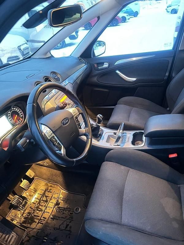 Begagnad Ford S-MAX S 145 HK (106 kW) 2009 Minibuss