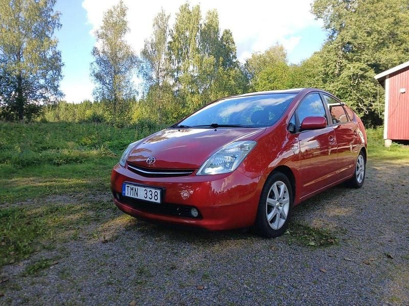 Röd Begagnad 2007 Toyota Prius Halvkombi | 44 900 kr (Marknadspris) - Bild 1/4