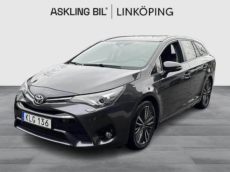 Mörkgrå (grå) Begagnad 2017 Toyota Avensis Kombi | 195 000 kr (Lite dyr) - Bild 1/4