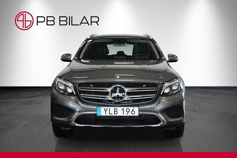 Begagnad Mercedes GLC350 326 HK (239 kW) 2017 Grå