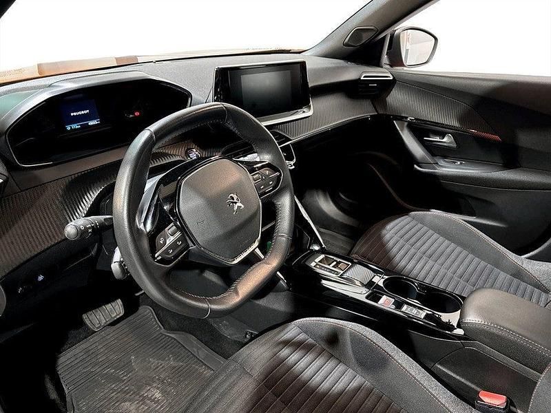 Begagnad Peugeot e-2008 Active 100 kW (136 HK) 2022 Orange SUV