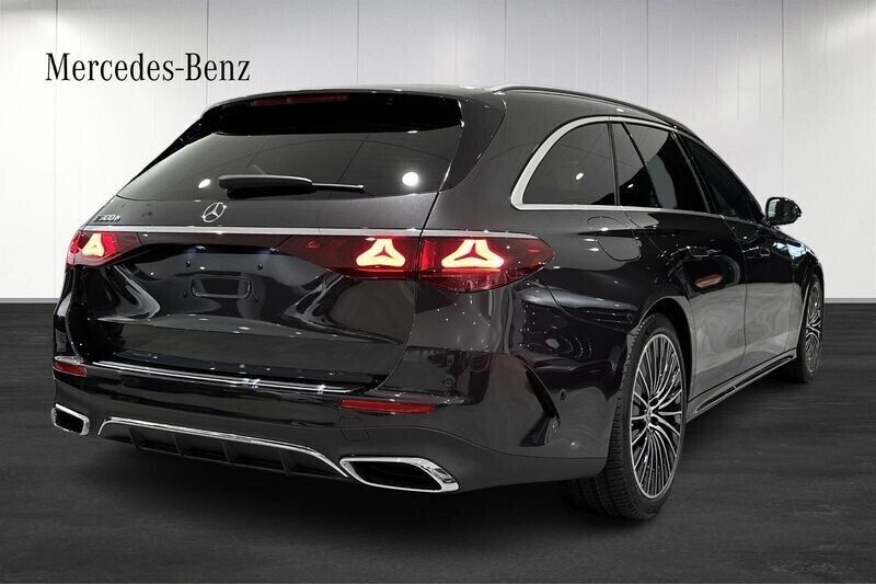 Begagnad Mercedes E300 AMG line 204 HK (150 kW) 2024 Grå (grey) Kombi