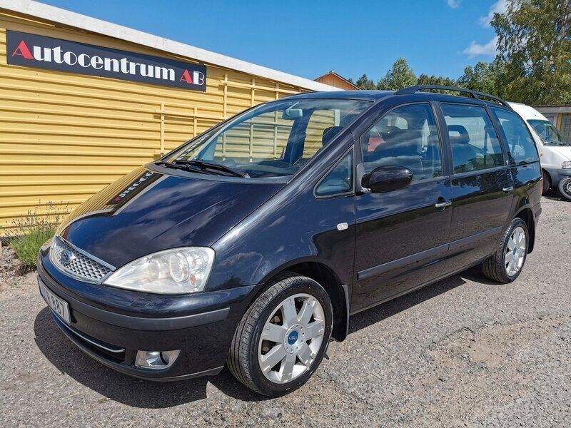 Mörkblå (blå) Begagnad 2005 Ford Galaxy Minibuss | 39 500 kr - Bild 1/4