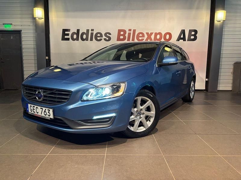 Blå Begagnad 2013 Volvo V60 Summum Kombi | 149 900 kr (Lite dyr) - Bild 1/4