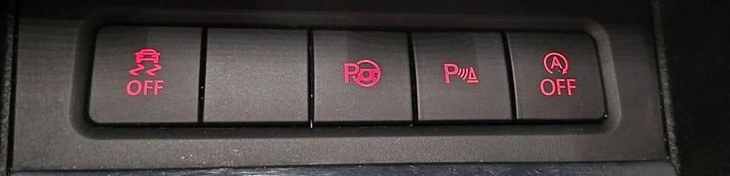 Begagnad VW Golf VI 106 HK (77 kW) 2010 Vit Halvkombi