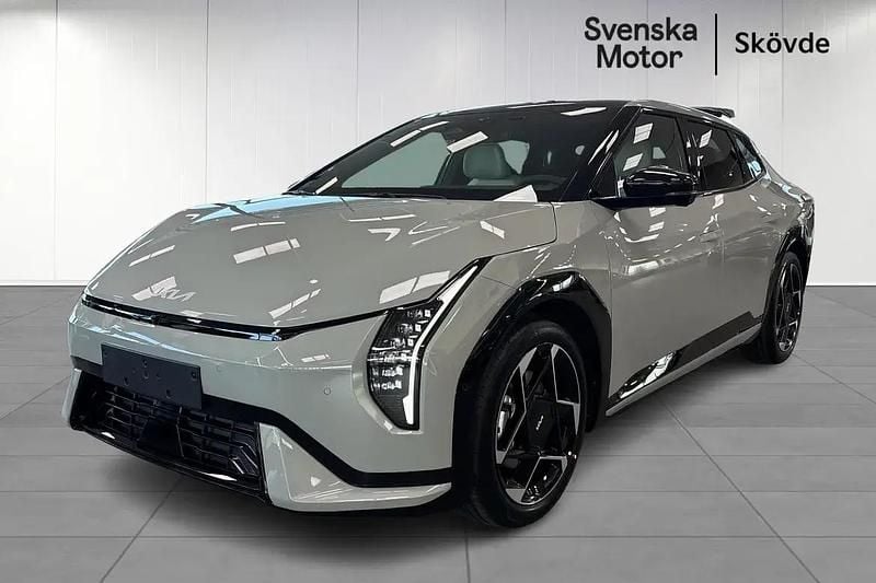 Grön Ny 2026 Kia EV4 GT-Line Sedan | 590 647 kr (Marknadspris) - Bild 1/4