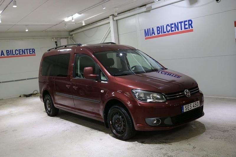 Röd Begagnad 2010 VW Caddy Maxi Life Life Minibuss | 88 999 kr (Bra pris) - Bild 1/3