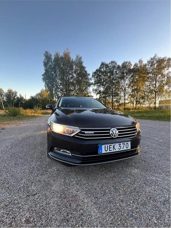 Svart Begagnad 2016 VW Passat GT Kombi | 169 000 kr (Marknadspris) - Bild 1/4