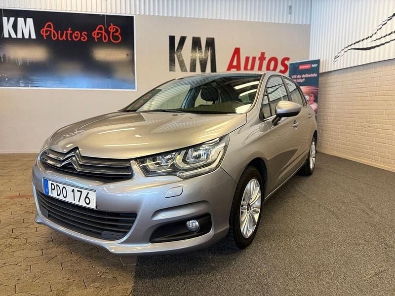 Silver Begagnad 2016 Citroën C4 Halvkombi | 69 900 kr (Marknadspris) - Bild 1/4