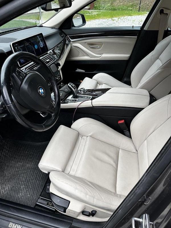 Brun Begagnad 2011 BMW 520 Sedan | 98 500 kr (Bra pris) - Bild 1/4